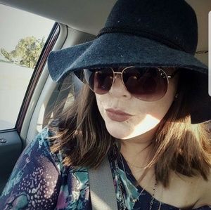 Meet your Posher, Chryseis